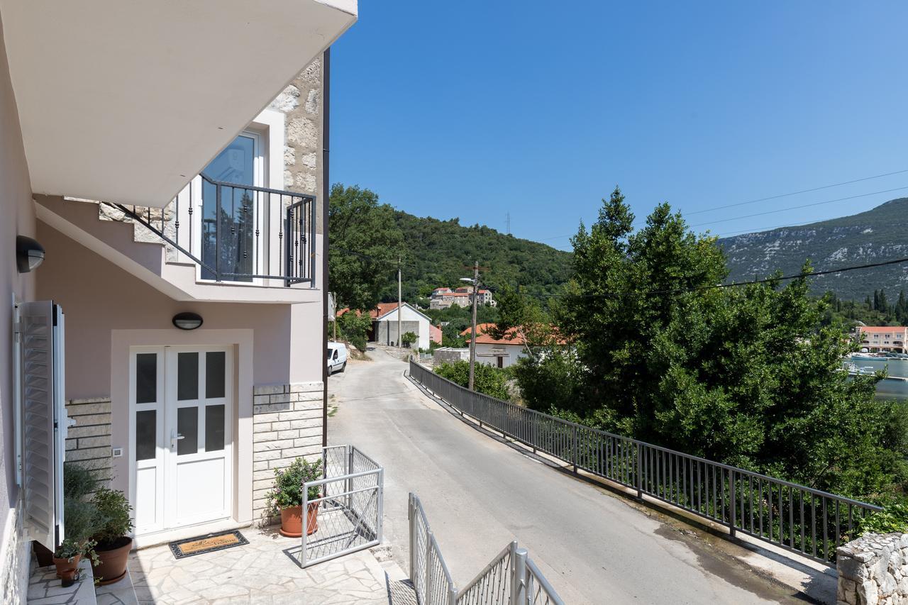Holiday Home Monika Ston Exterior photo